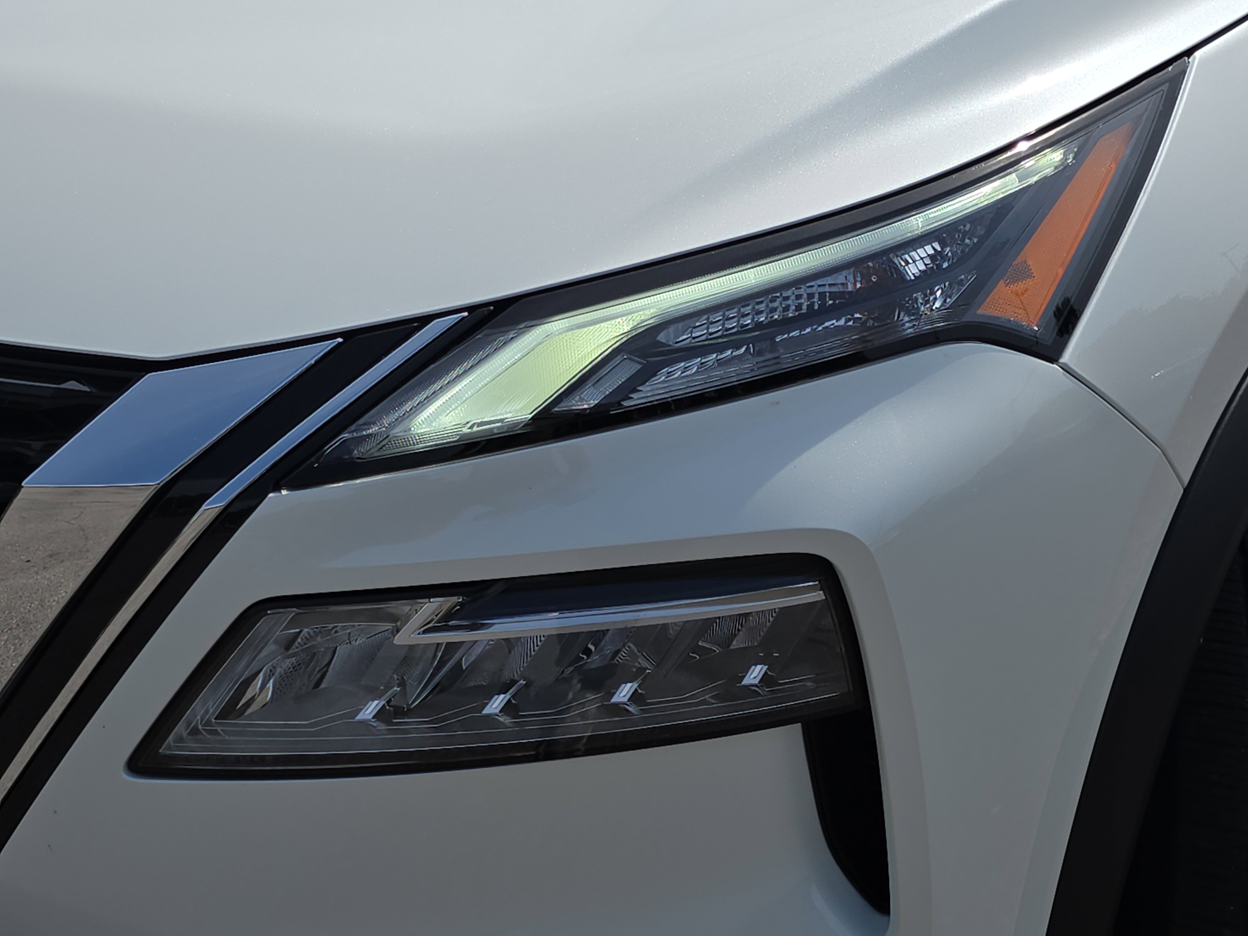 Used 2023 Nissan Rogue SV w/ SV Premium B Package FWD image 31
