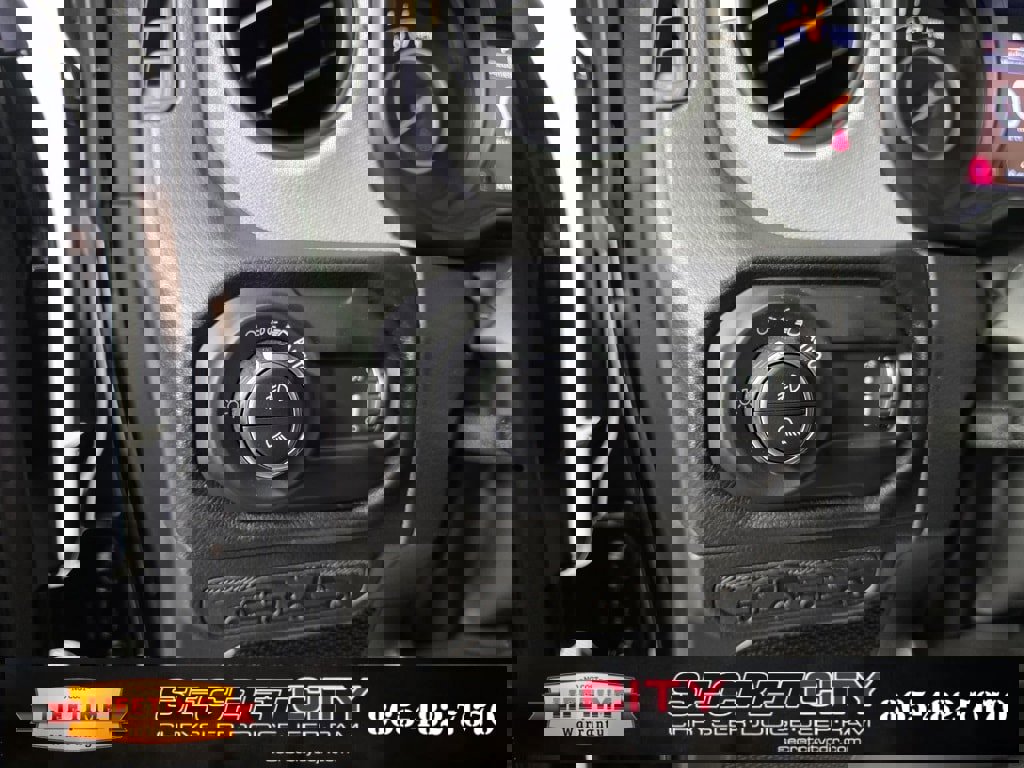 New 2025 Jeep Gladiator Sport image 14