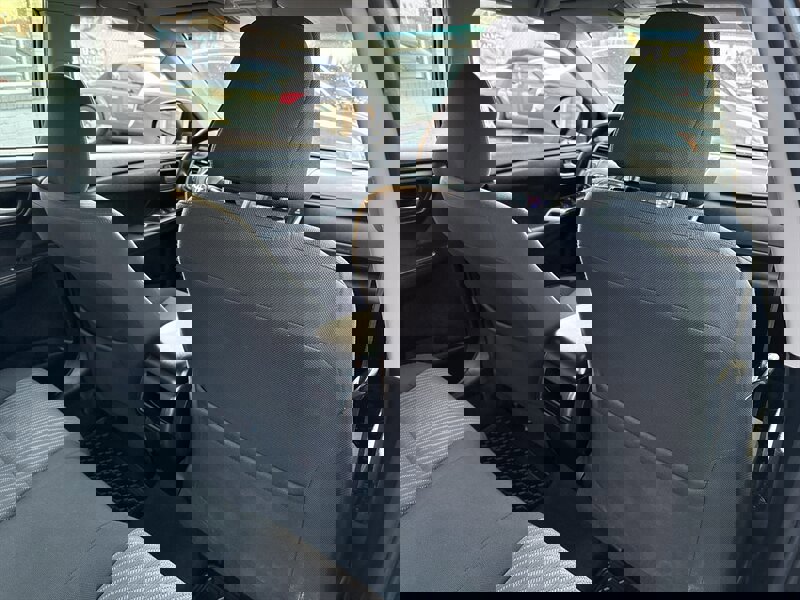 Used 2016 Toyota Camry LE image 27