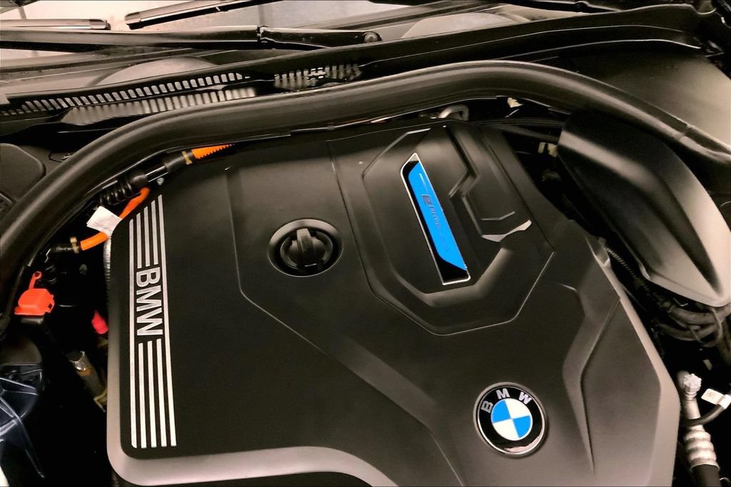 Used 2023 BMW 530e xDrive w/ Executive Package AWD/4WD image 31