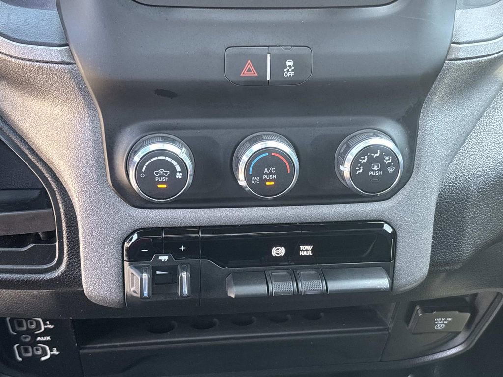 Used 2024 RAM 2500 Tradesman w/ Chrome Appearance Group image 19