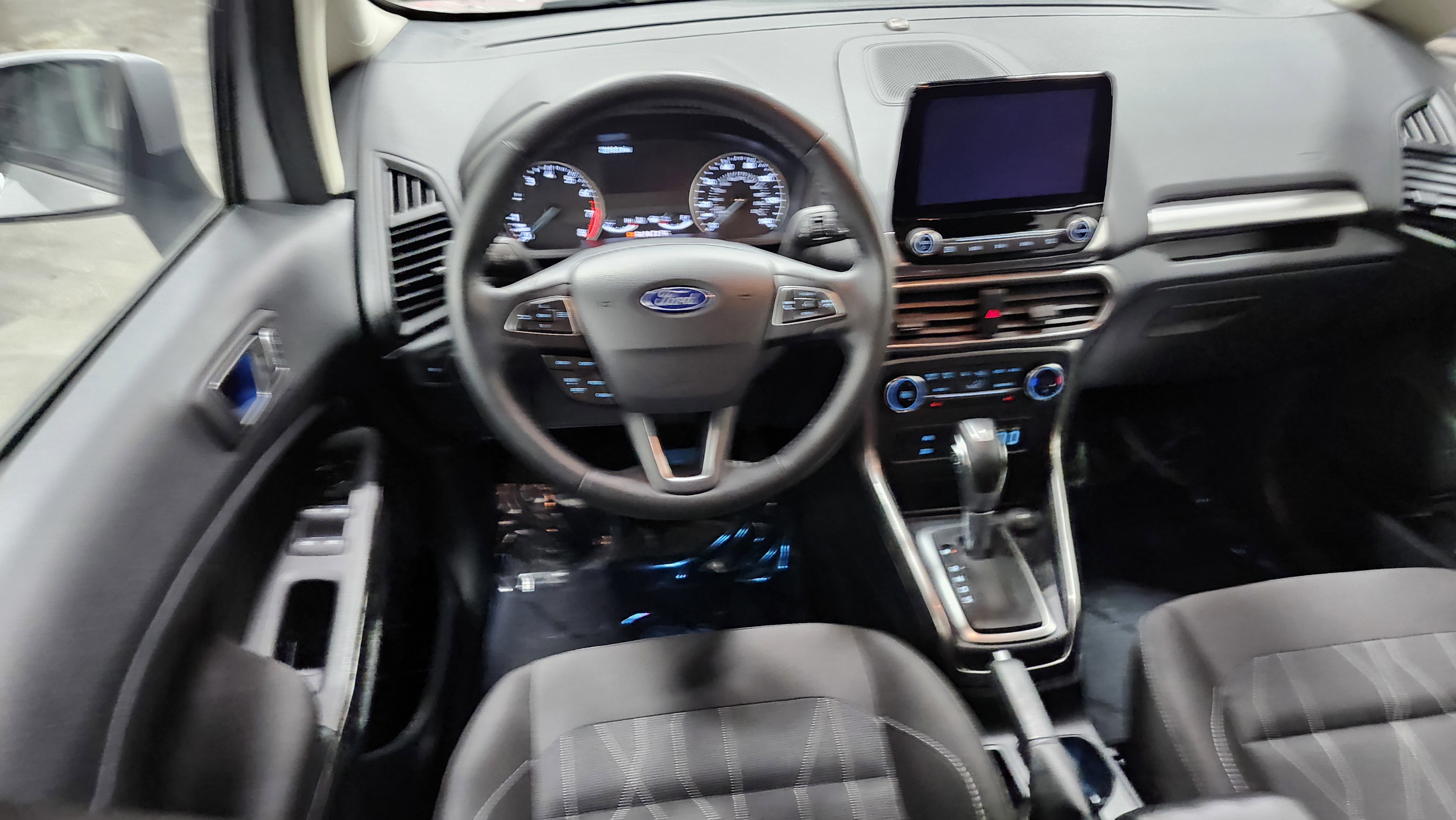 Used 2020 Ford EcoSport SE w/ SE Convenience Package image 25