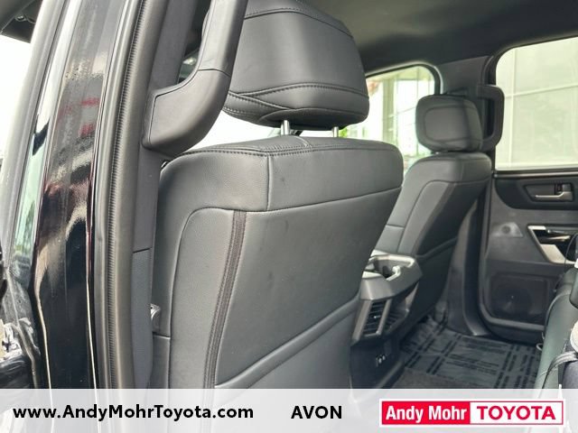 Used 2025 Toyota Tundra Limited AWD/4WD image 36