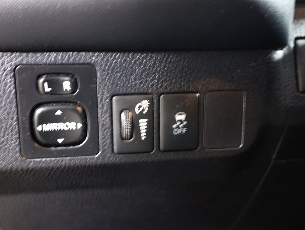 Used 2014 Toyota RAV4 XLE AWD/4WD image 11