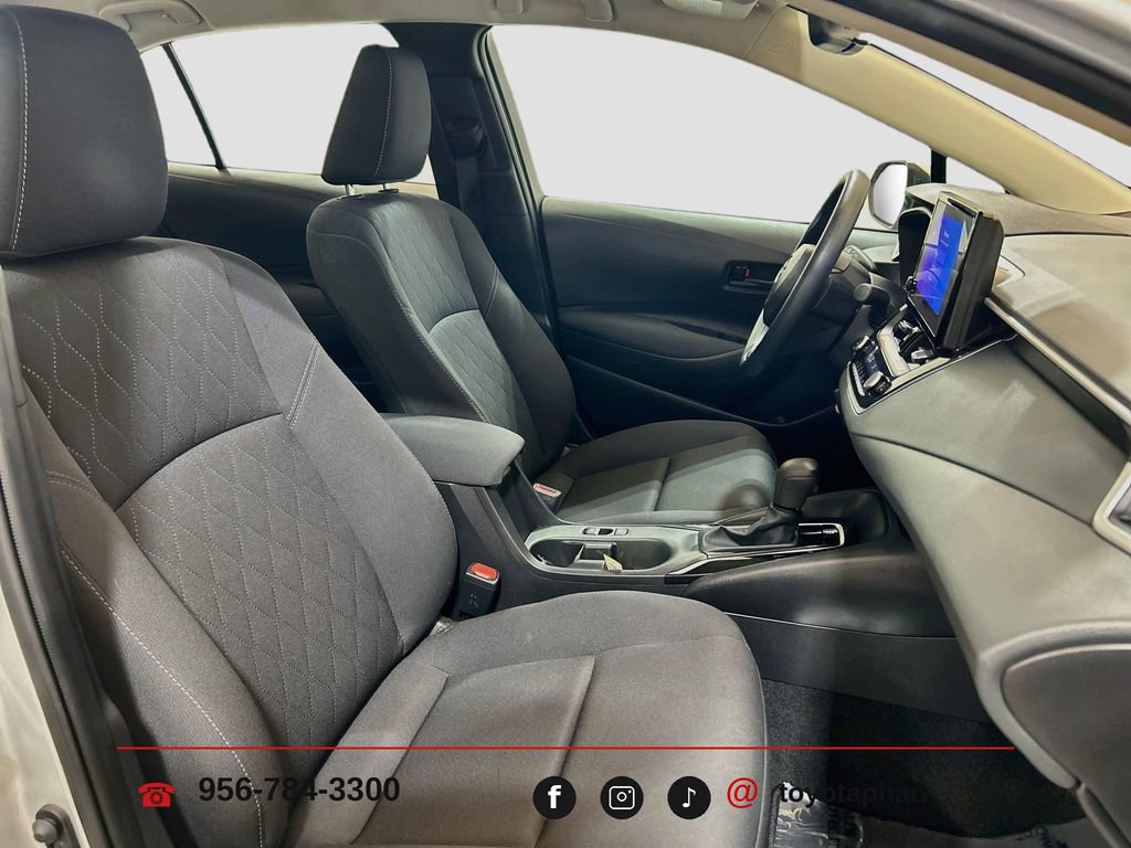 Used 2025 Toyota Corolla LE FWD image 24