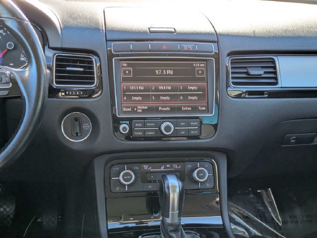 Used 2016 Volkswagen Touareg Sport AWD/4WD image 19