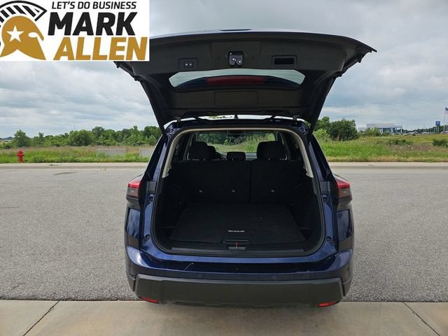 Used 2025 Nissan Rogue SV FWD image 25