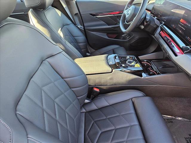 Certified 2025 BMW i5 xDrive40 w/ Executive Package image 27