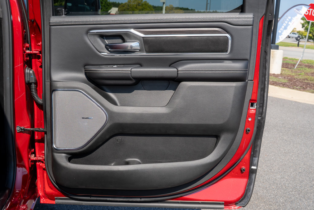 New 2026 RAM 1500 Laramie AWD/4WD image 13