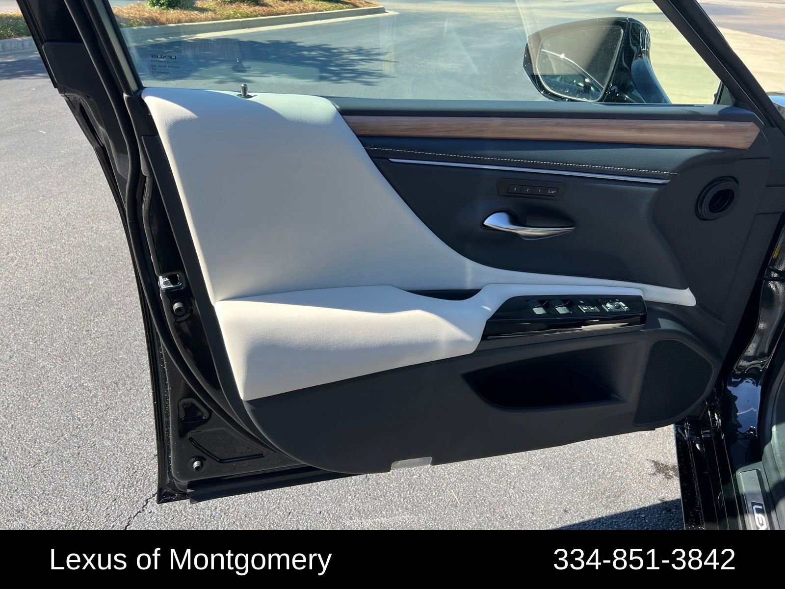 New 2025 Lexus ES 350 w/ Premium Package image 10