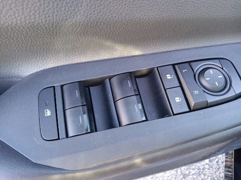 Used 2024 Toyota Prius LE image 12