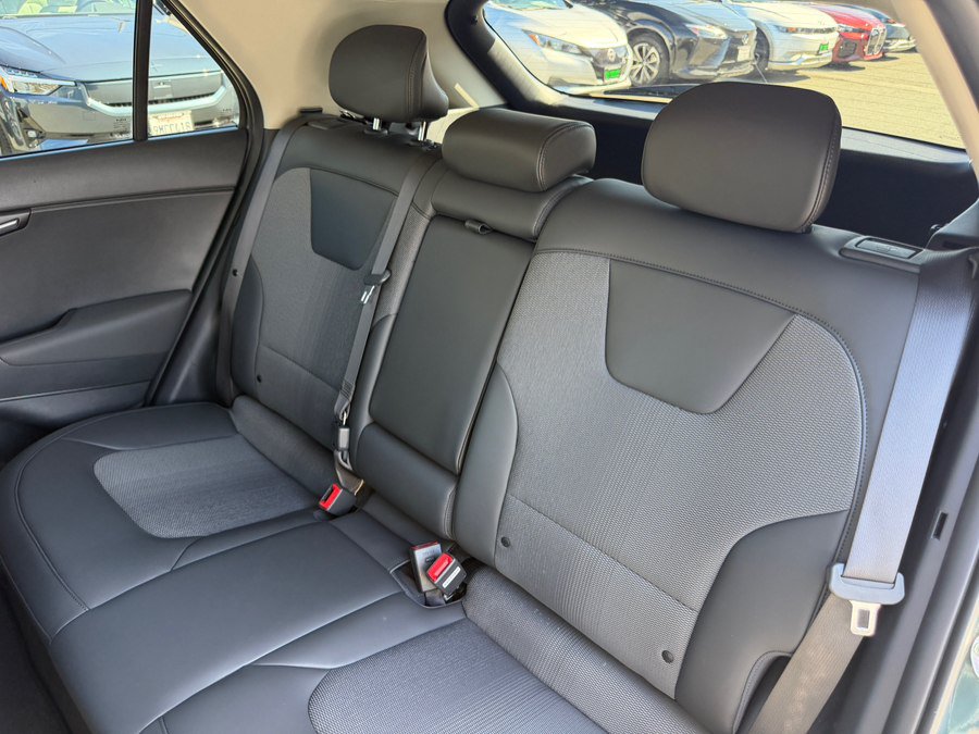 Used 2024 Kia Niro Wind FWD image 44