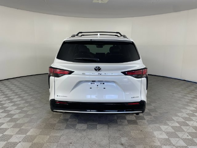 New 2026 Toyota Sienna Limited AWD/4WD image 18