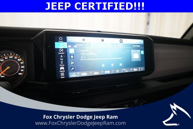 Used 2024 Jeep Gladiator Sport image 6