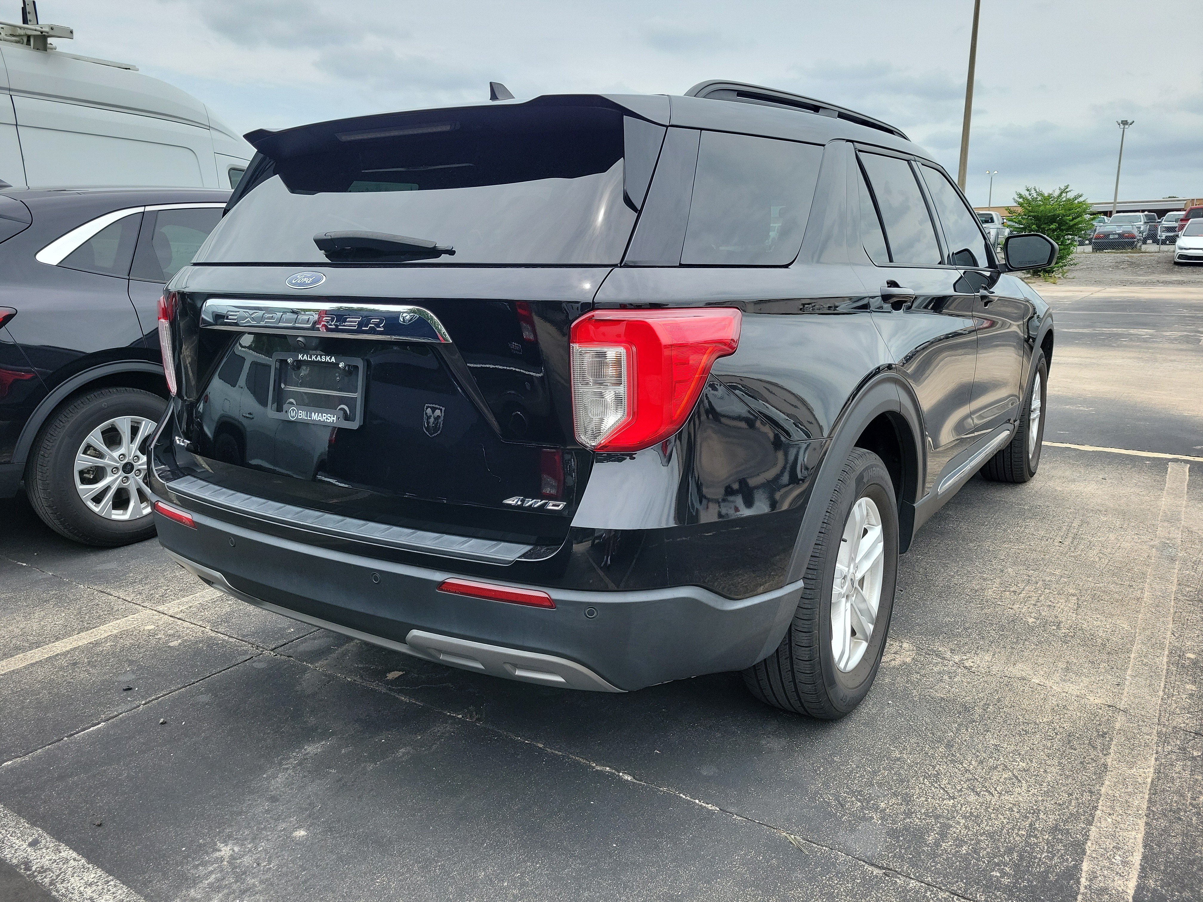 Certified 2023 Ford Explorer XLT w/ Equipment Group 202A AWD/4WD image 5