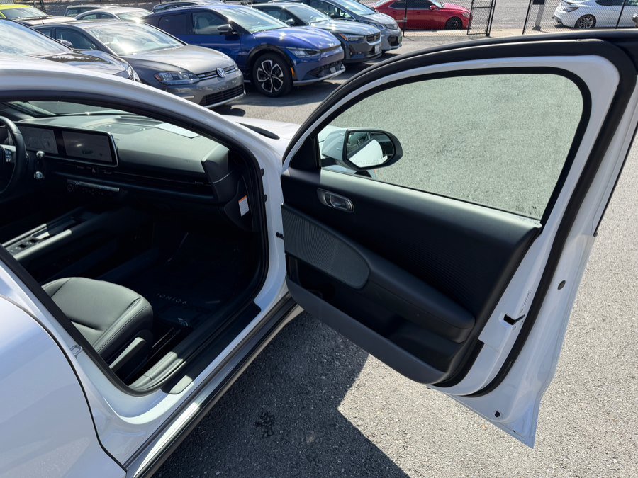 Used 2024 Hyundai Ioniq 6 SEL RWD image 37
