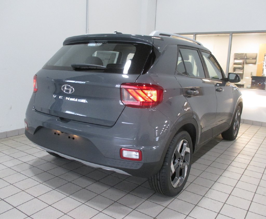 New 2026 Hyundai Venue SEL FWD image 3