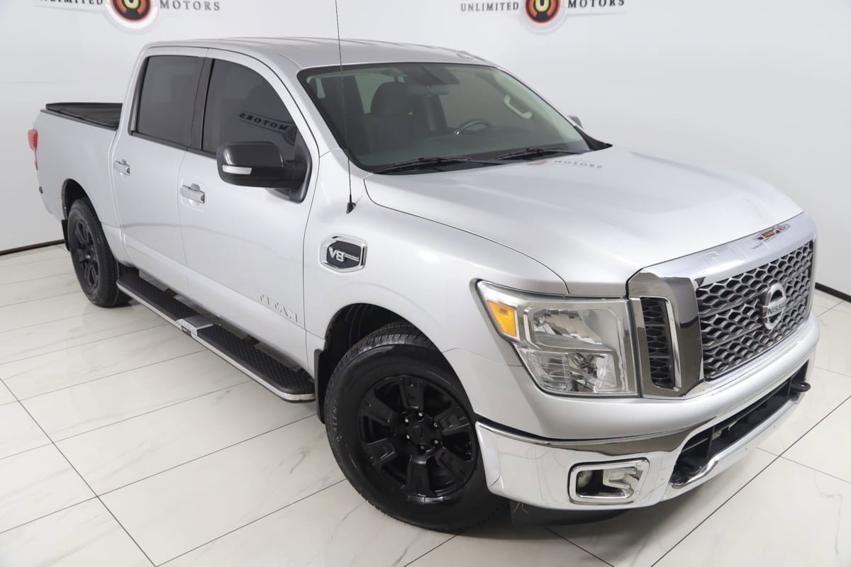 Used 2017 Nissan Titan SV AWD/4WD image 14