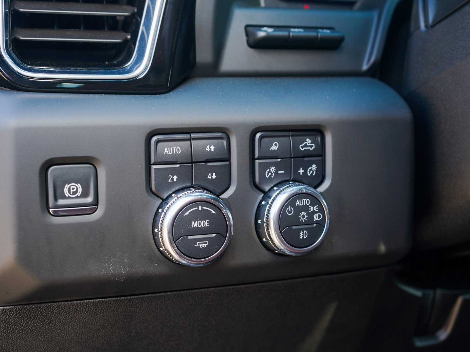 Used 2025 GMC Sierra 3500 Denali Ultimate AWD/4WD image 25