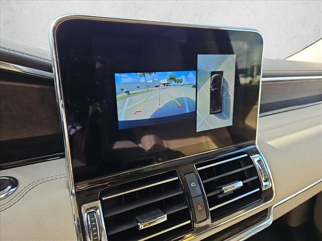 Used 2021 Lincoln Navigator Reserve w/ Luxury Package RWD image 13