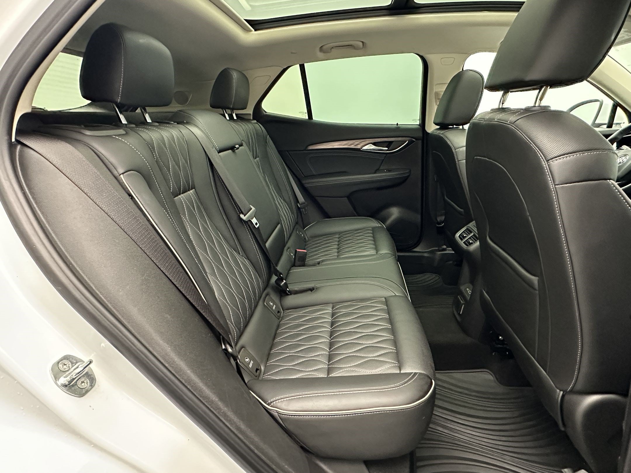 Certified 2022 Buick Envision Avenir w/ Safety Package AWD/4WD image 31