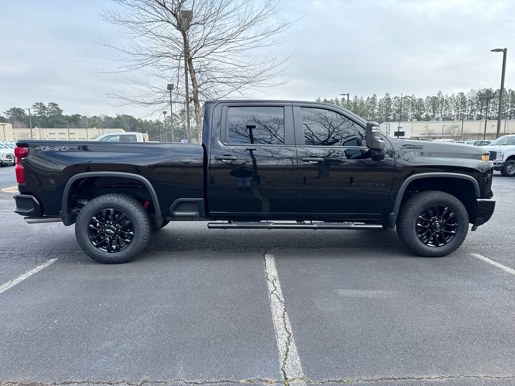 Used 2025 Chevrolet Silverado 2500 Custom w/ Custom Value Package image 4