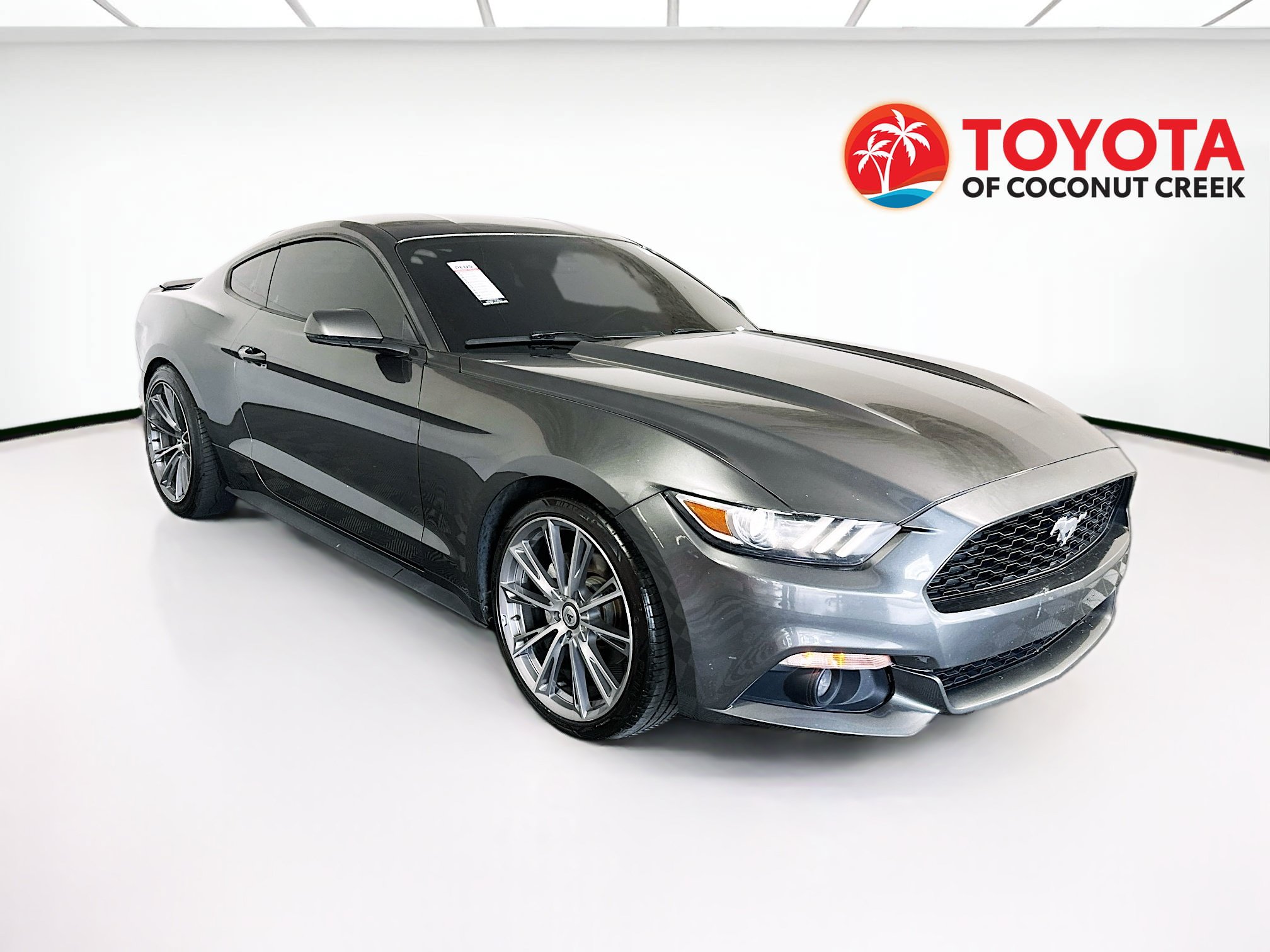 Used 2017 Ford Mustang Premium RWD image 1