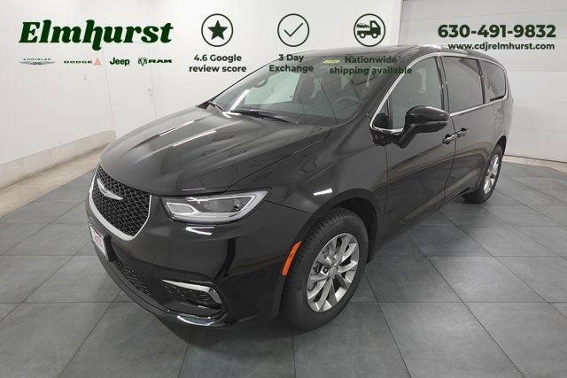 New 2026 Chrysler Pacifica Select image 1