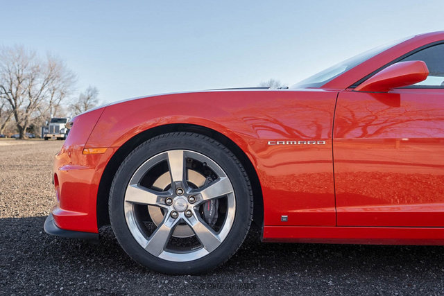 Used 2010 Chevrolet Camaro SS w/ RS Package RWD image 4