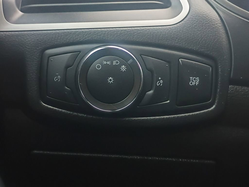 Used 2022 Ford Edge SE w/ Black Appearance Package image 12