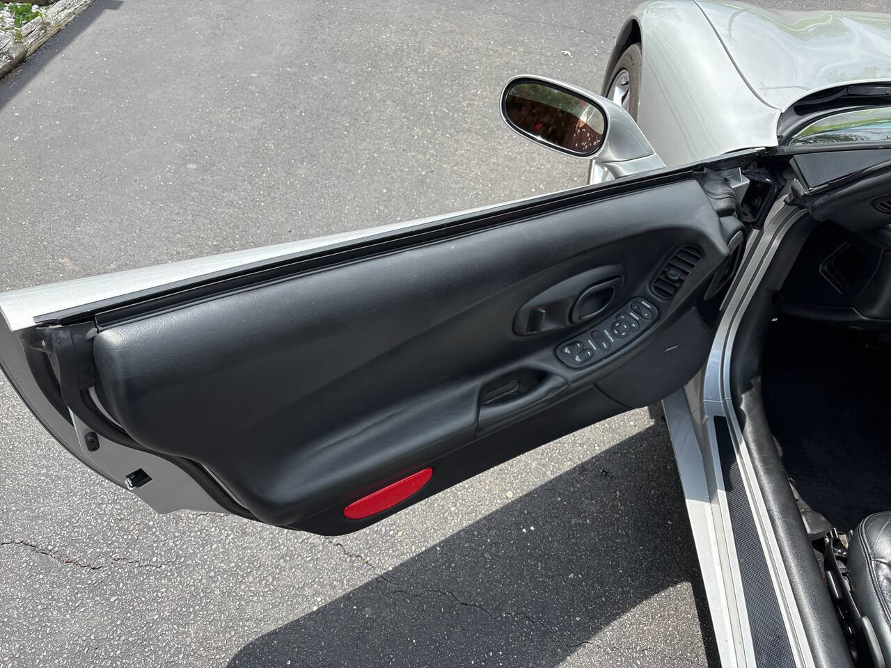 Used 2004 Chevrolet Corvette Convertible w/ Preferred Equipment Group image 15