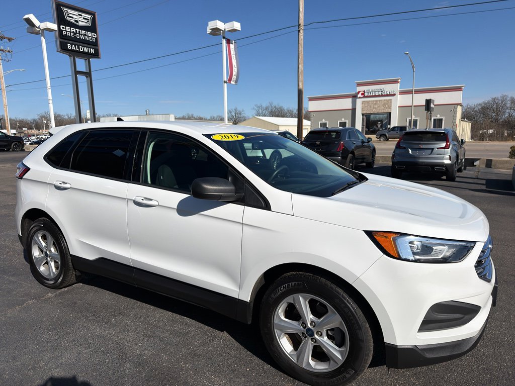 Used 2019 Ford Edge SE w/ SE Fleet Driver's Package FWD image 4