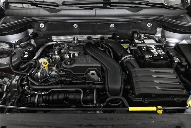 Used 2024 Volkswagen Taos SE image 23