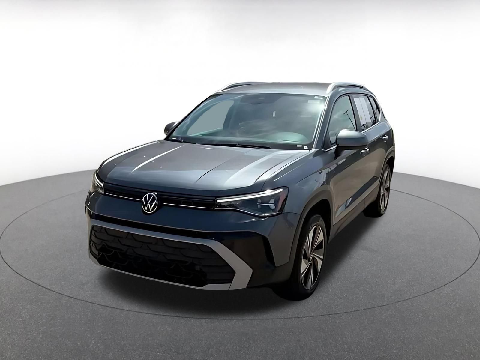 Used 2026 Volkswagen Taos SE AWD/4WD image 5