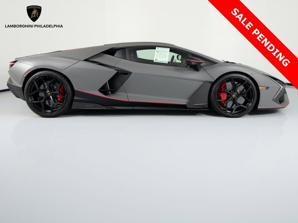 Used 2024 Lamborghini Revuelto image 4