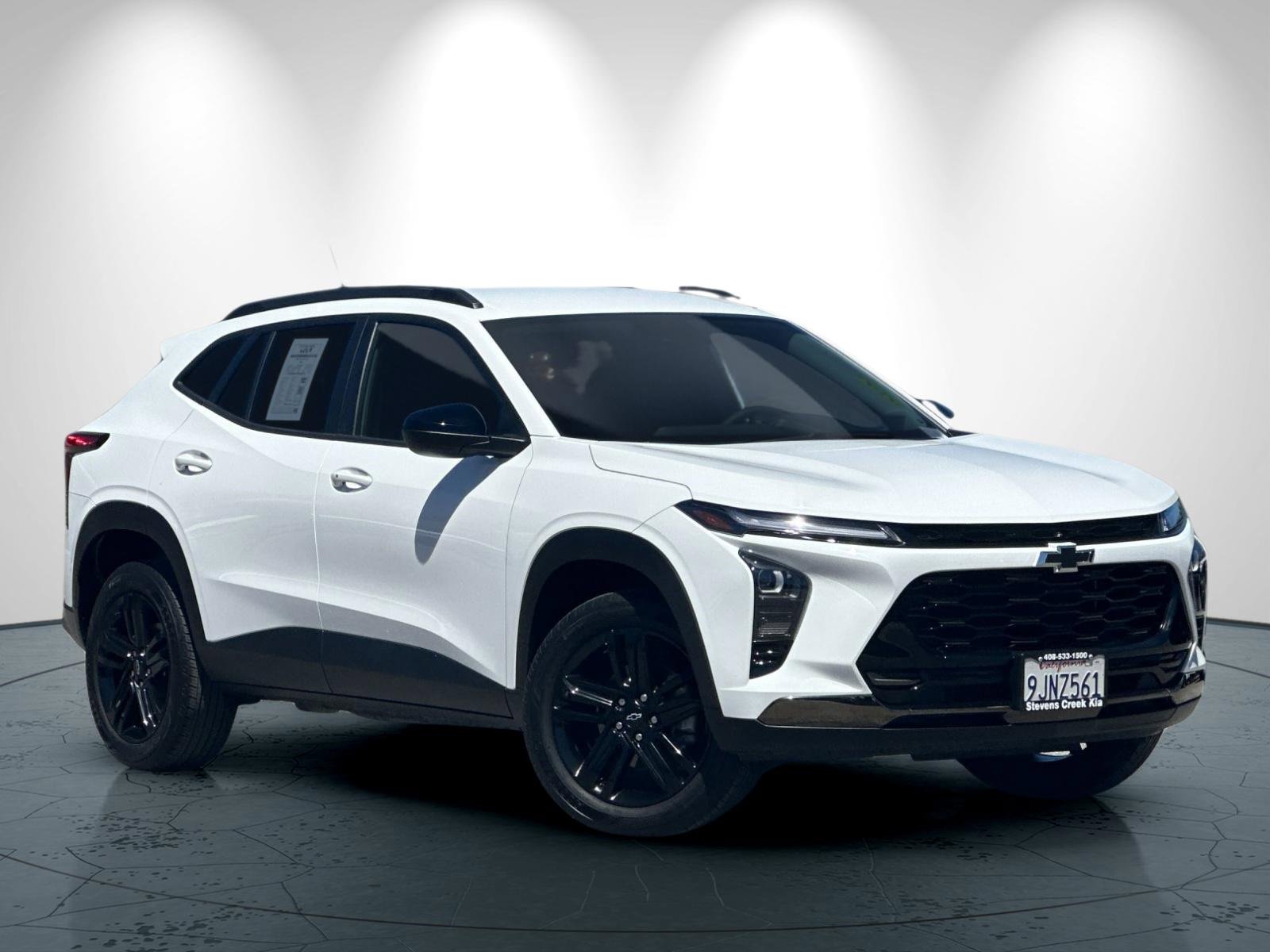 Used 2024 Chevrolet Trax ACTIV w/ Driver Confidence Package image 2