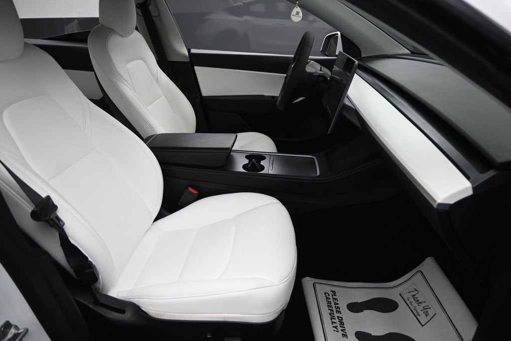 Used 2022 Tesla Model Y Performance AWD/4WD image 32