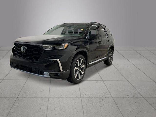 New 2025 Honda Pilot Touring image 1