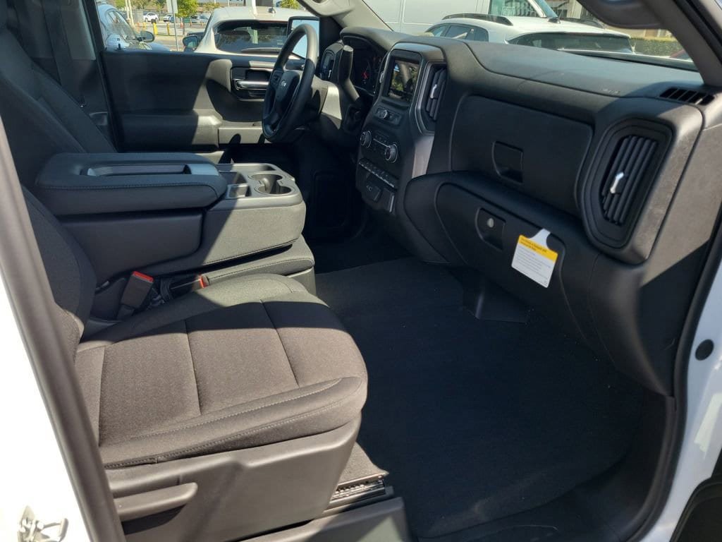 New 2026 Chevrolet Silverado 1500 Custom RWD image 15