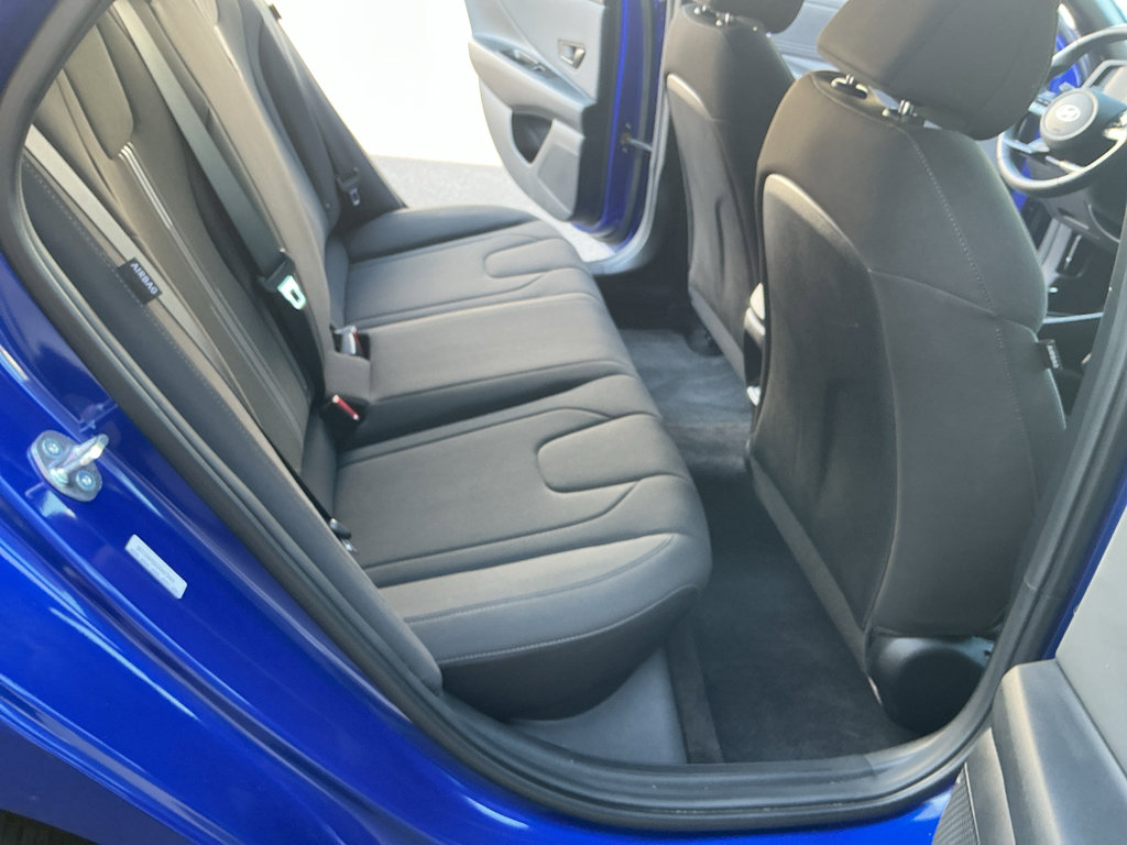 Used 2025 Hyundai Elantra Sport image 16