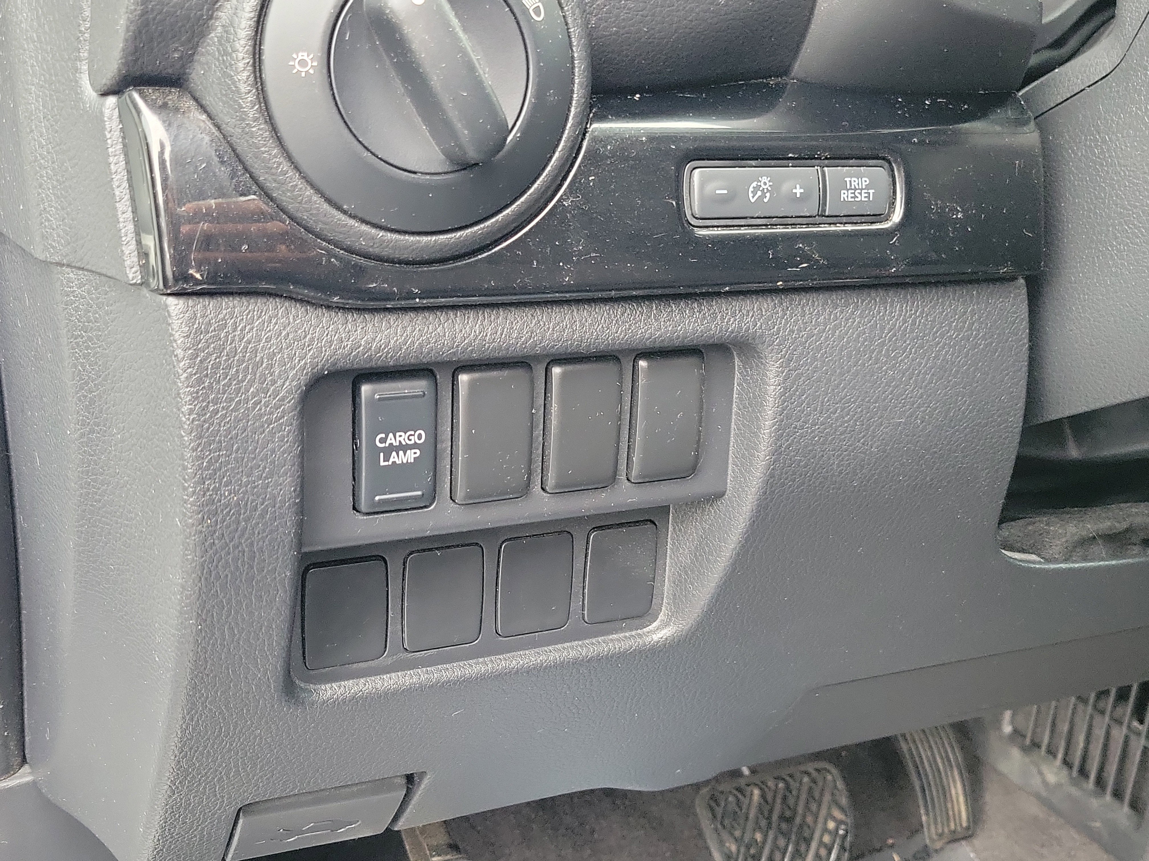 Used 2023 Nissan Titan SV w/ Accessory Utility Package image 23