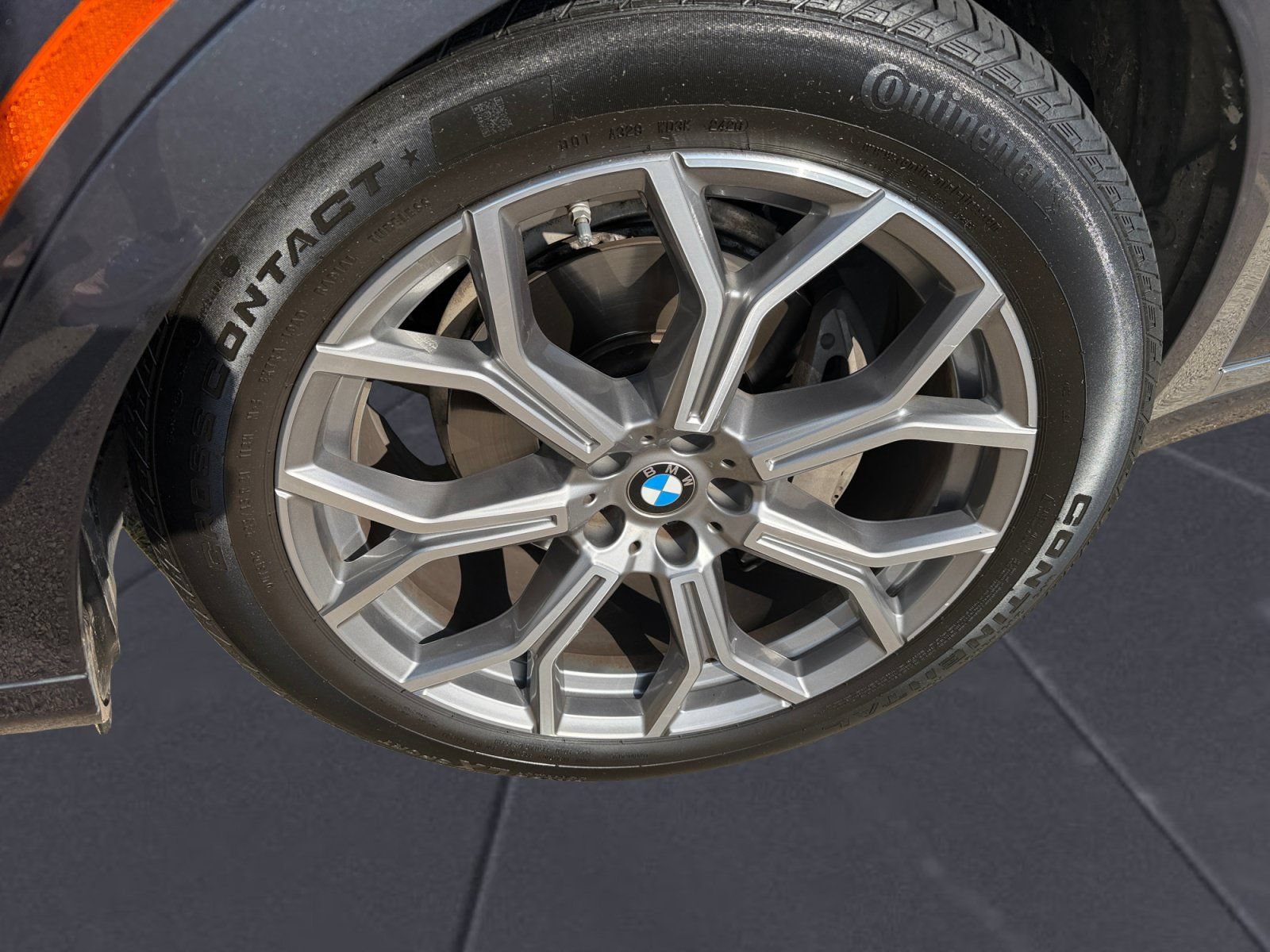 Used 2021 BMW X7 xDrive40i w/ Premium Package AWD/4WD image 14