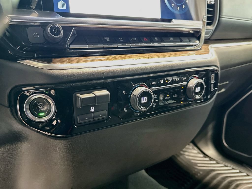 Used 2025 Chevrolet Silverado 2500 LT w/ Convenience Package AWD/4WD image 16