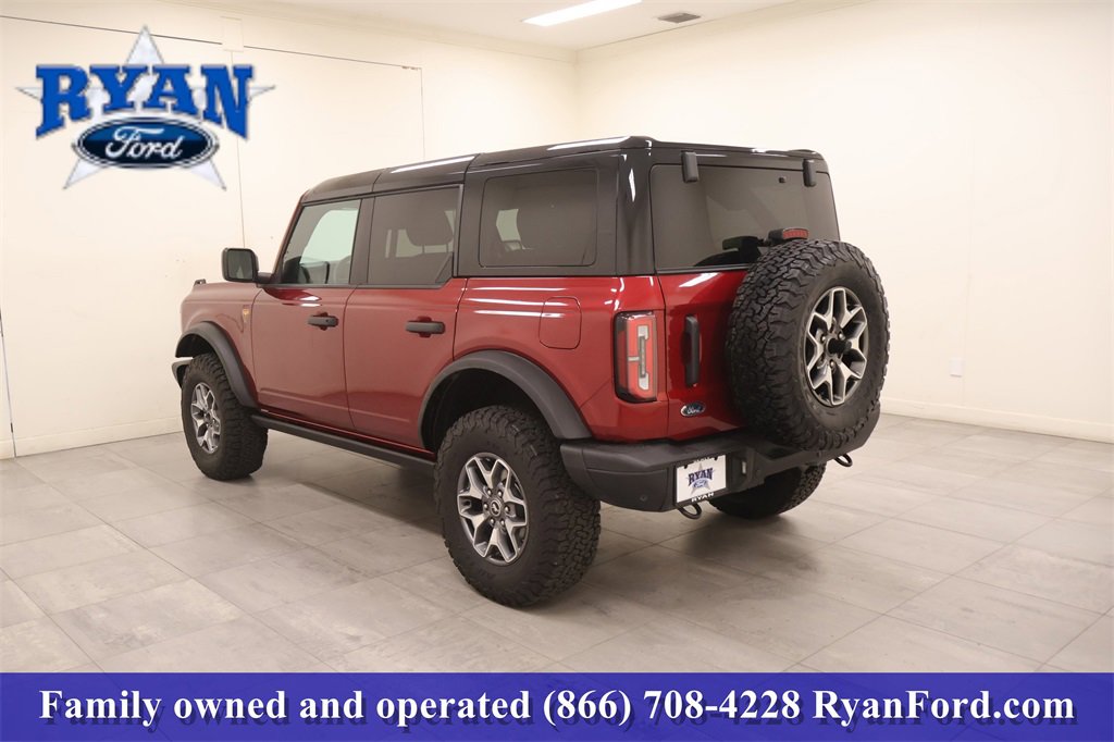 Used 2025 Ford Bronco Badlands image 4