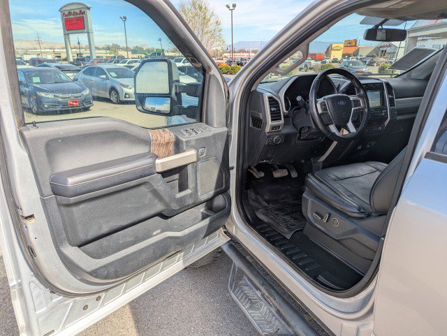Used 2019 Ford F250 Lariat w/ Lariat Value Package image 8