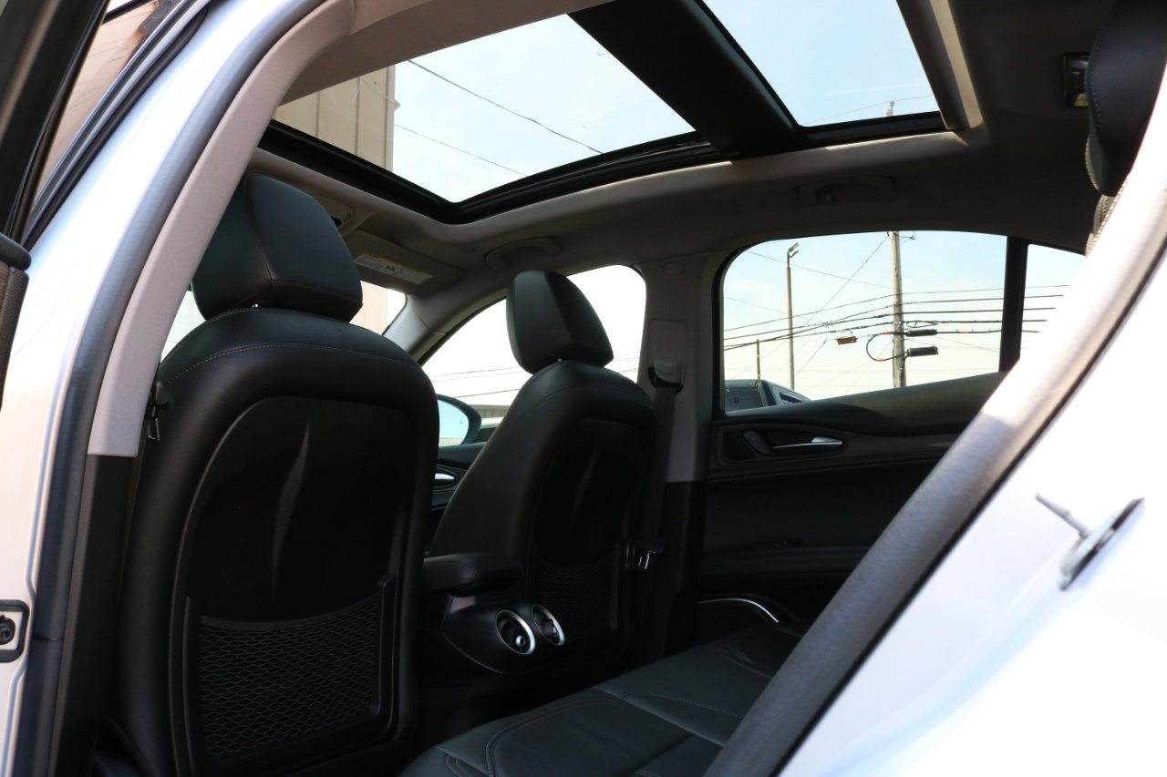 Used 2020 Alfa Romeo Stelvio Ti w/ Active Blind Spot Package image 41