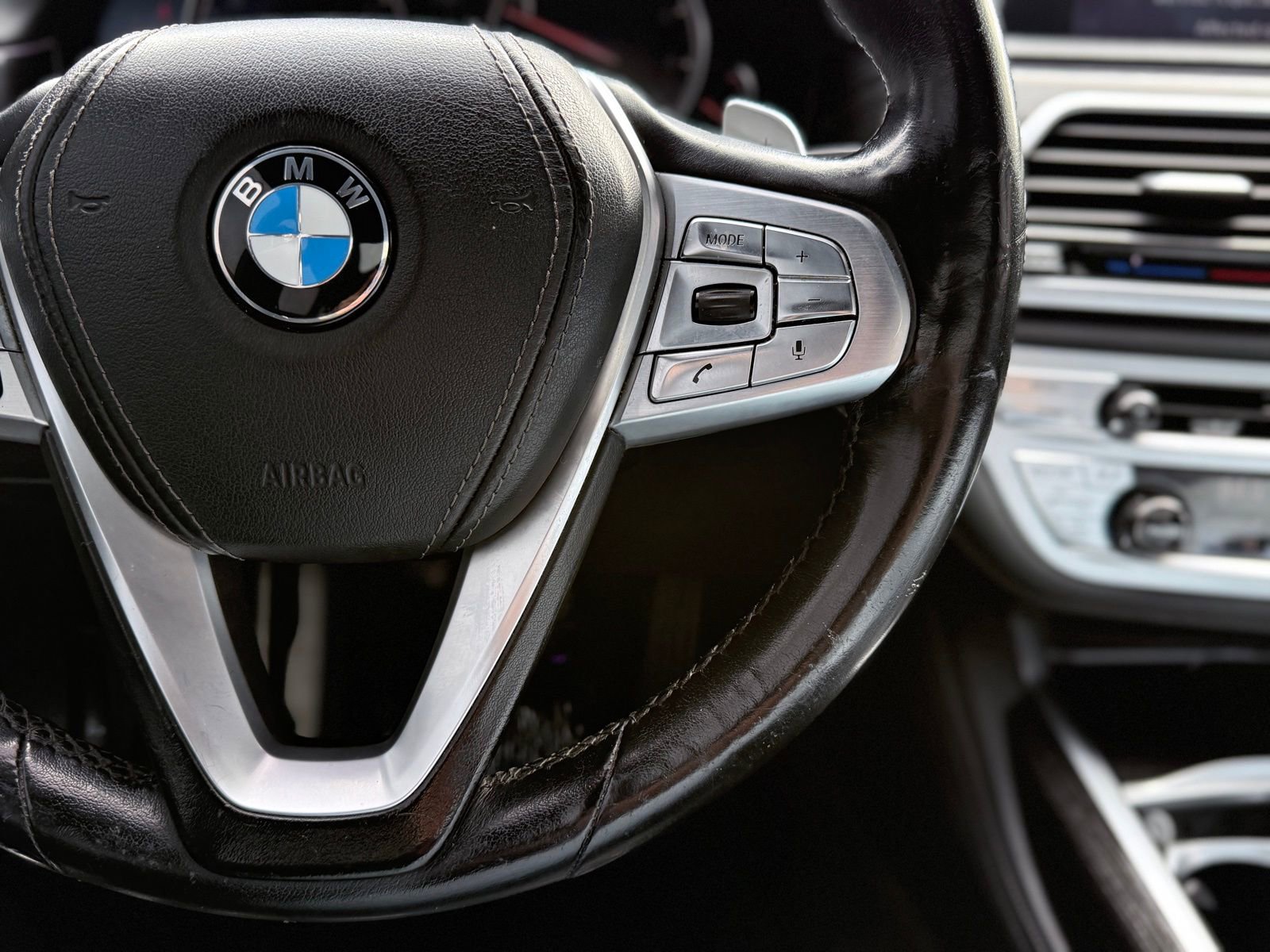 Used 2018 BMW 750i xDrive image 26