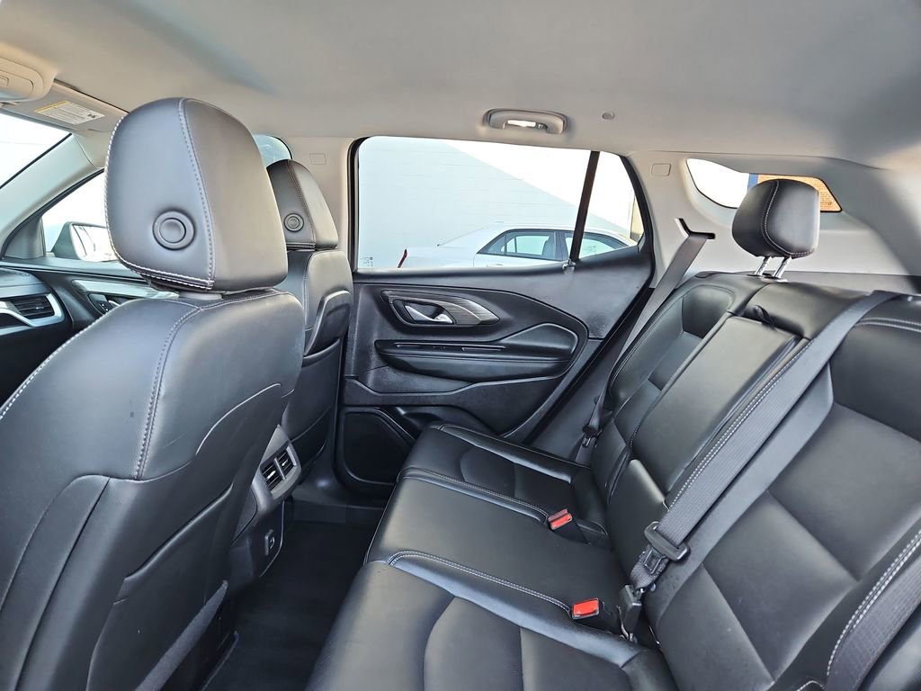 Used 2024 GMC Terrain SLT image 28