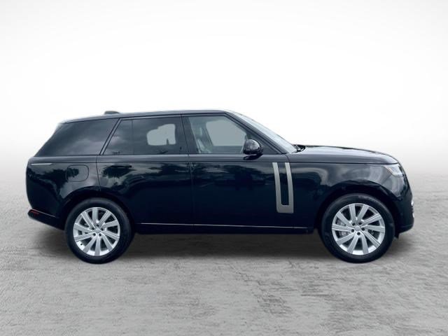Used 2025 Land Rover Range Rover SE AWD/4WD image 4