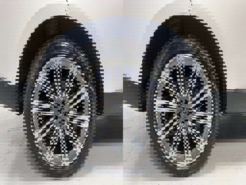 Used 2024 Land Rover Range Rover Long Wheelbase SE image 15